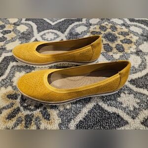 Clarks Collection Serena Kellyn Yellow Suede Espadrilles Flats US 10W